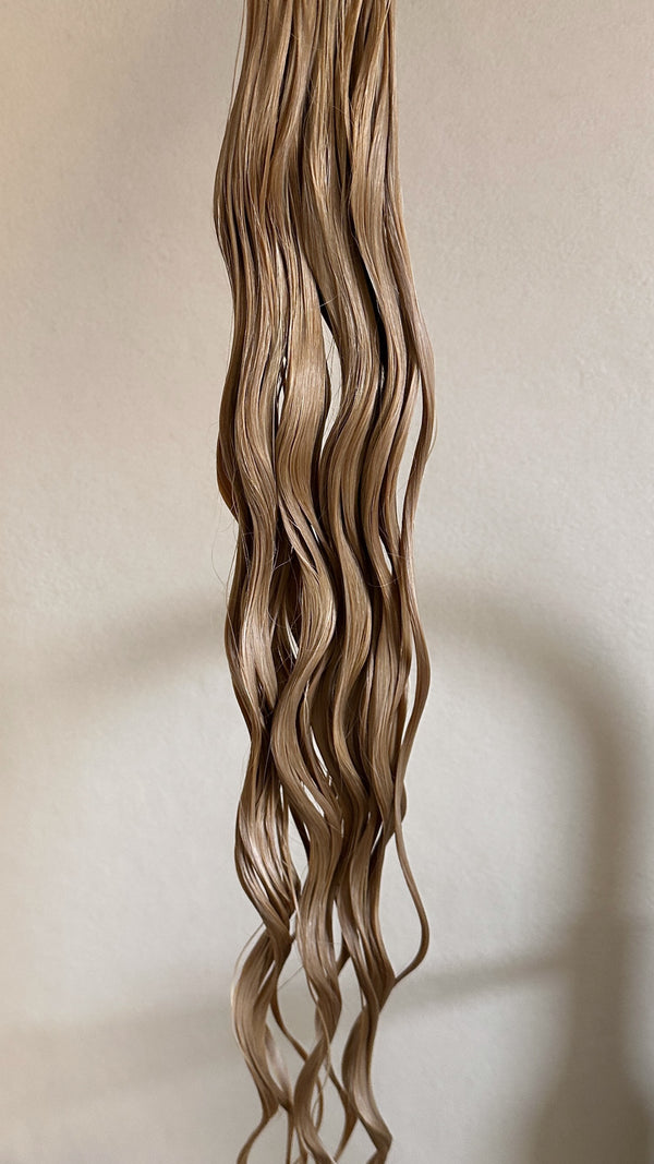 her Natural Wave – Soft Bleached Hair