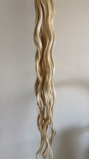 her Natural Wave – Soft Bleached Hair