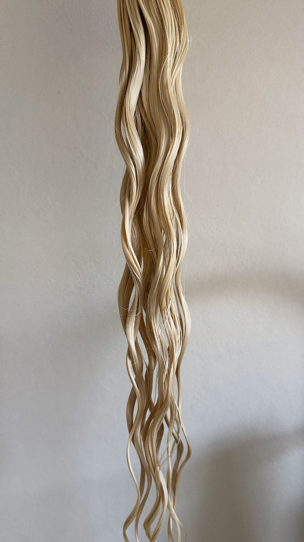 her Natural Wave – Soft Bleached Hair
