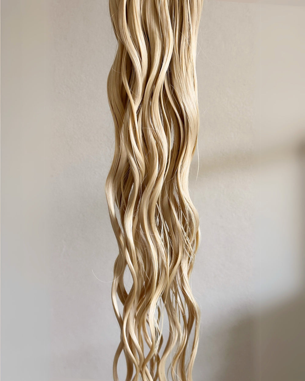 her Natural Wave – Soft Bleached Hair